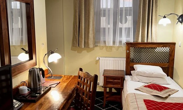 Single Economy în Castel