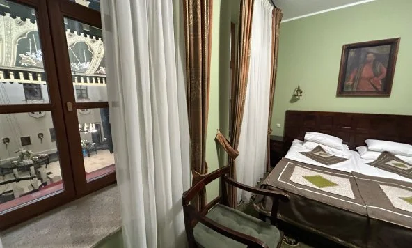 Dublă Economy în Castel