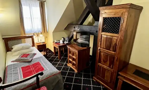 Single Standard în Castel